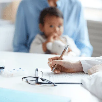 ¿Qué especialista trata la anemia neonatal?